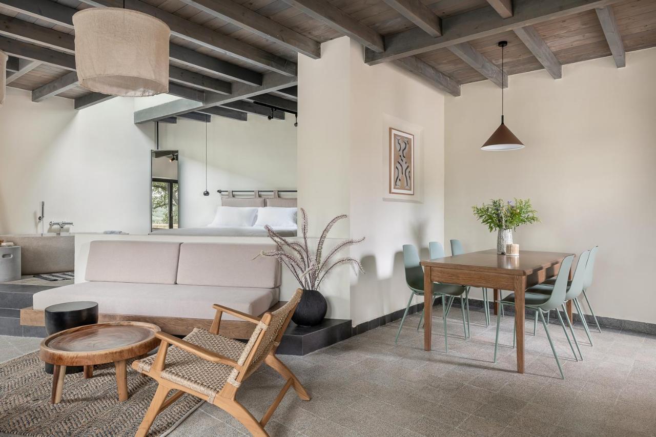 Velanis ηouse, Style Into Nature - Secluded