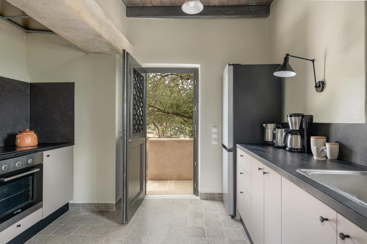 Velanis ηouse, Style Into Nature - Secluded