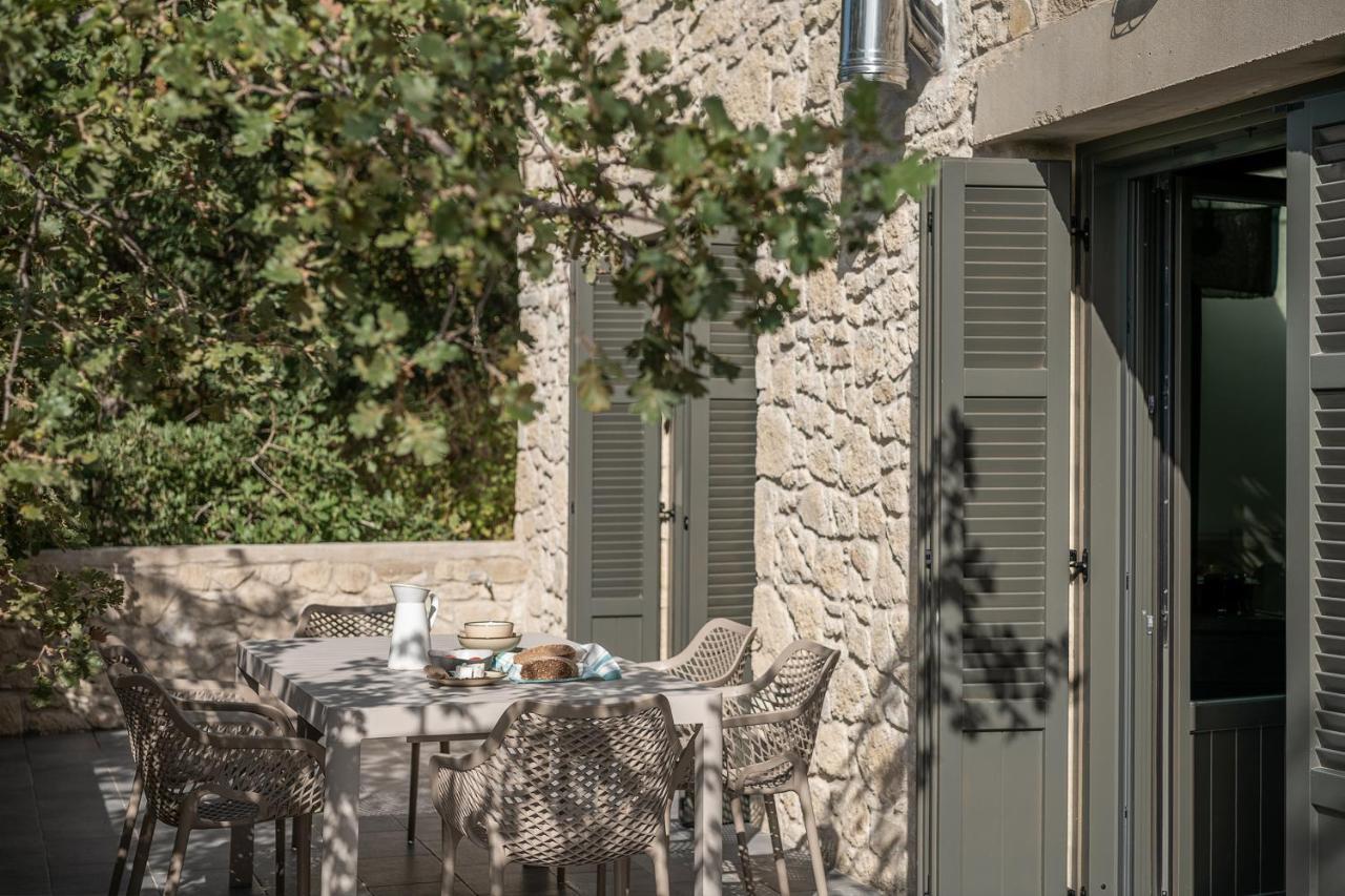 Velanis ηouse, Style Into Nature - Secluded